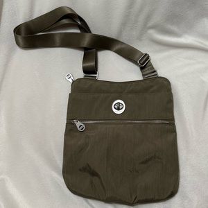 Baggallini Women’s Brown Nylon Hanover Crossbody Bag